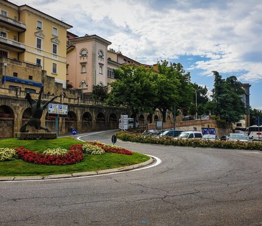 Qualità dell’aria, parte campagna su bando per alberi in città: 63 i comuni interessati