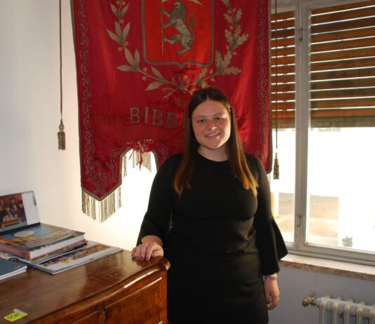 La Torre dell’Orologio di Piazza Tarlati si illumina di rosa per l’AIRC