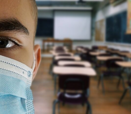Scuola, nota ai dirigenti scolastici su distribuzione mascherine e arredi. Fornitura copre personale e studenti, consegne periodiche sulla base del numero di alunni