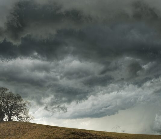 Maltempo, codice giallo per tutta la domenica nella Toscana meridionale