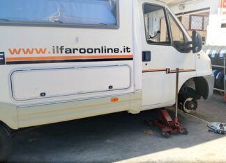 Vandalizzata la redazione mobile del Faro Online. ANSO: «Basta con le intimidazioni ai giornali»