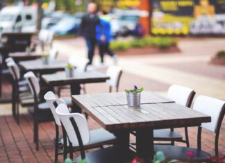 Marras e Biffoni: “Si può mangiare solo dove i tavoli sono esposti all’aria aperta”