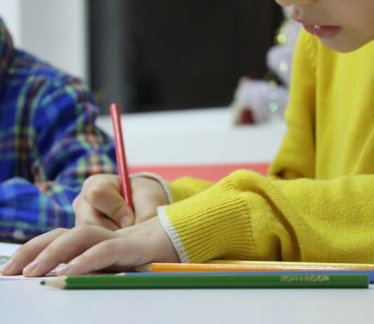 Ema autorizza il vaccino Pfizer per i bambini dai 5 agli 11 anni