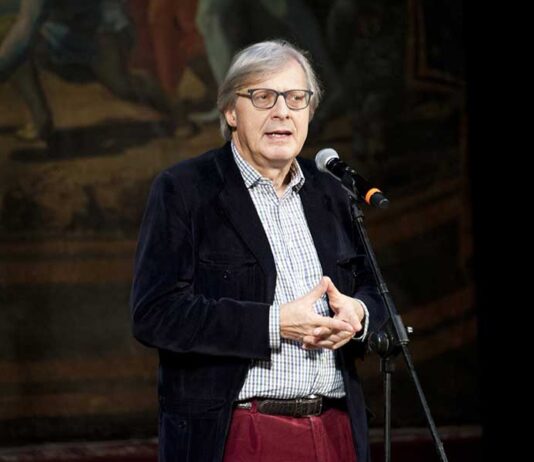 Sgarbi: “Vorrei fare il ministro della Cultura ma Berlusconi ha in mente solo Ronzulli”