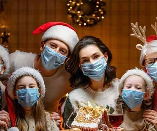 Due anni fa era considerato “rave” abusivo organizzare il pranzo di Natale con piu’ di 6 persone