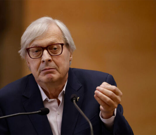 Sgarbi sottosegretario: “Su cultura e politica seguo Benedetto Croce”