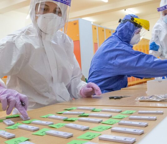 Coronavirus: in Toscana 1520 nuovi casi. Un decesso
