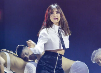 Ma chi ha scritto ‘T’appartengo’? Ecco il testo della hit da 100 mila copie in 7 giorni