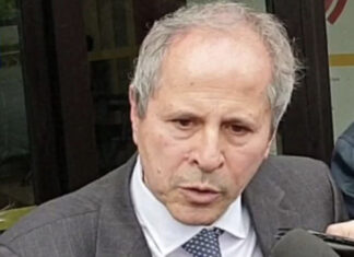 Crisanti: “le persone hanno una fiducia troppo esagerata nel vaccino che hanno fatto”