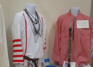 Mostra della camicia alla ex scuola Pacioli