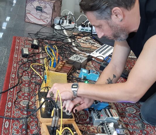 Alla Fiera dell’Arte di Monte San Savino un teatro di suoni: intervista a Lele Synth