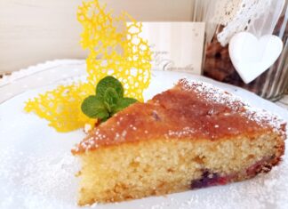 Torta mascarpone e frutti di bosco