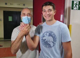 Alessandro il 17enne che con il defibrillatore ha salvato la vita a Marcello