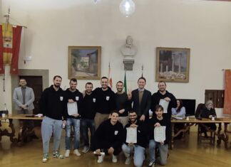 L’amministrazione comunale di Anghiari consegna 3 targhe di riconoscimento al merito. Polcri: “Esempi per tutti”