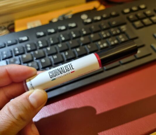 Nasce ‘The giornaliste italiane’, rossetto e stiletto: “Non siamo ‘amiche di’ e non vogliamo chiamarci ‘direttora’”