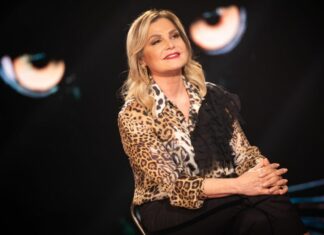 Simona Ventura e l’aborto da giovanissima: “Penso ogni giorno a quel bambino mai nato”