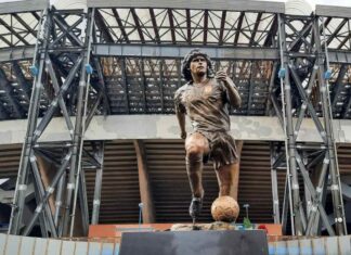 Il Pallone d’Oro che la Camorra rubò a Maradona andrà all’asta: vale 15 milioni di euro
