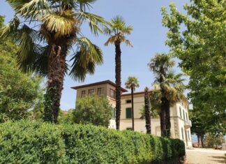 Villa Gennaioli si illumina di rosso: Anghiari aderisce alla Giornata Mondiale del Donatore di Sangue