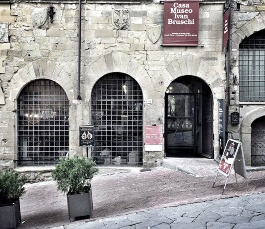 Per Fiera Antiquaria e Giostra del Saracino, Casa Bruschi organizza il tour Armi e armature con ingresso gratuito domenica 1° settembre