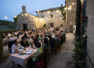 Tovaglia a Quadri premiata dall’Associazione Nazionale dei Critici di Teatro