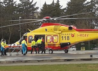 Anghiari, colpito da arresto cardiaco durante una battuta di caccia: salvato con DAE pubblico