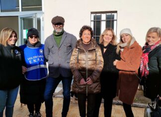 Cibo per i gatti delle colonie feline: la consegna al canile municipale