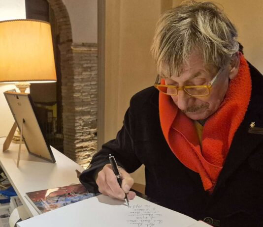 Il pittore valdarnese Mauro Capitani dona un’opera al Piccolomuseo di Fighille