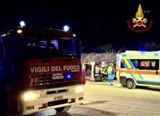 Auto si ribalta sulla Senese Aretina, illeso il conducente