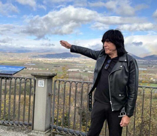 Marky Ramone in visita ai tesori rinascimentali della provincia