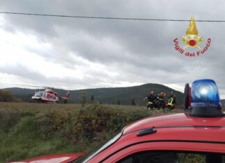 Anziano ferito nel bosco ad Anghiari: recuperato dai Vigili del Fuoco