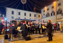 Sansepolcro, il Borgo del Natale si accende: inaugurate luminarie