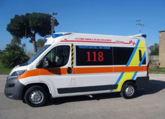 Cade lampione in piazza 4 novembre ad Anghiari, ferito 72enne