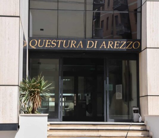 Sospesa la licenza di un bar in provincia di Arezzo: stop del Questore
