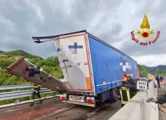 Scontro tra camion sulla E45, due persone ferite