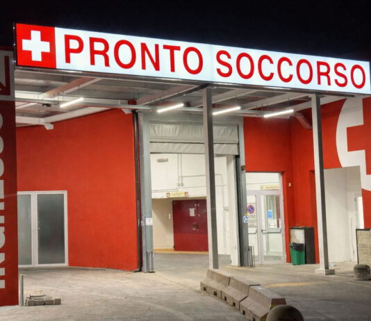 Auto esce di strada a Sansepolcro ferita una donna